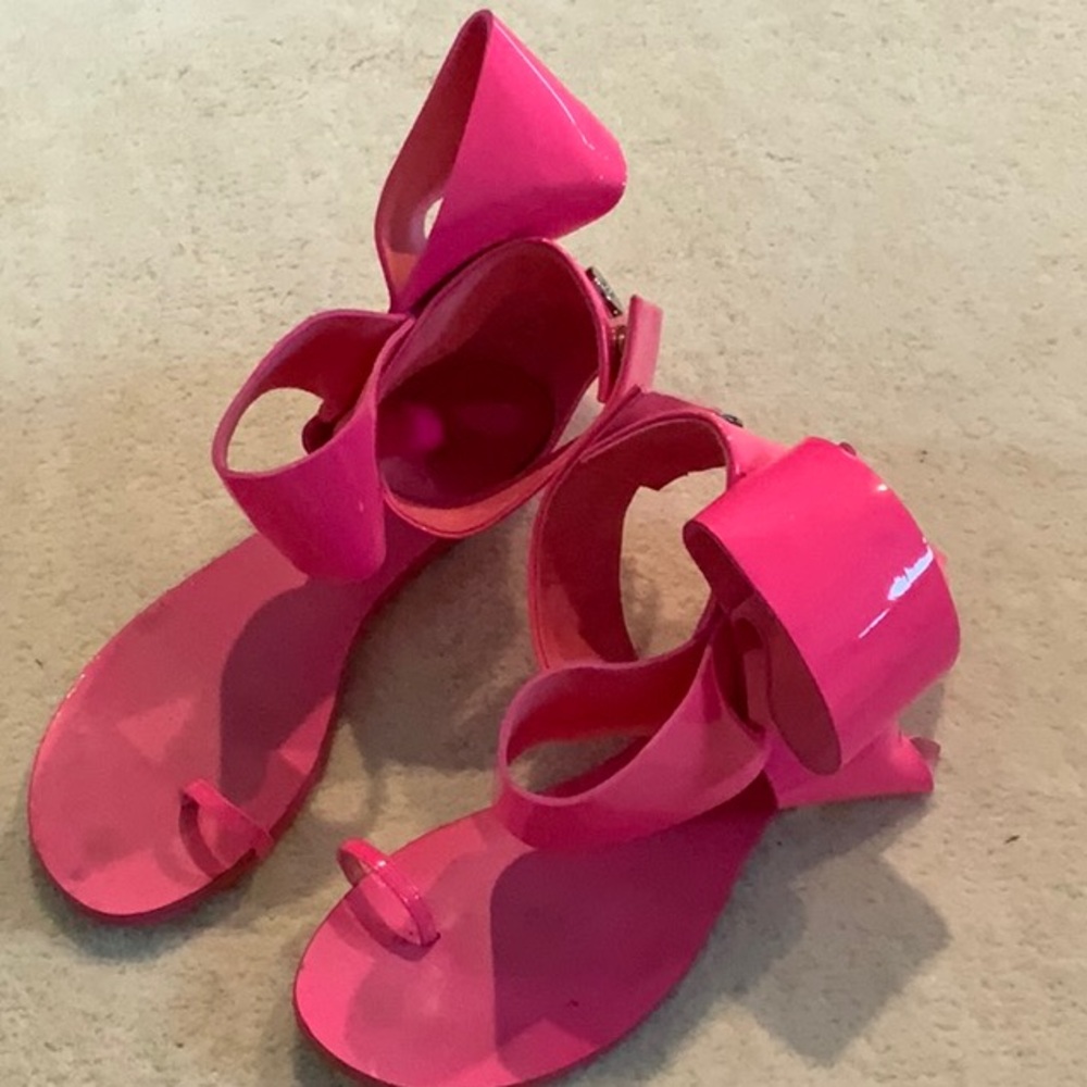 Aminah Barbie Bow sandals size 8